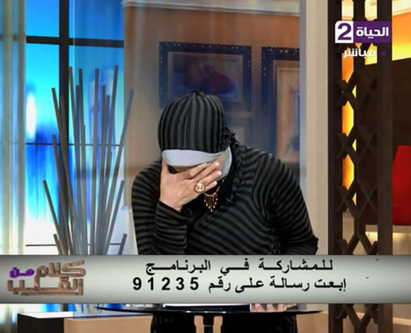 بالفيديو- مذيعة تنهار على الهواء