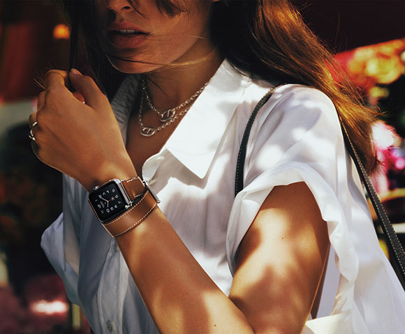 آبل وهيرميس تكشفان النقاب عن مجموعة ساعات آبل-هيرميس Apple Watch® Hermès