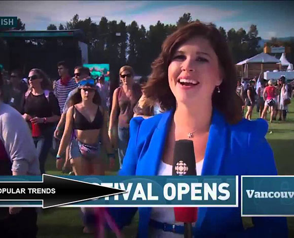 بالفيديو: شاب يقبل مذيعة على الهواء.. وهكذا ردّت عليه