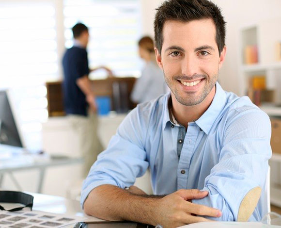 أيها الموظف ... اليك 6 علامات تشير إلى ضرورة ترك عملك الحالي