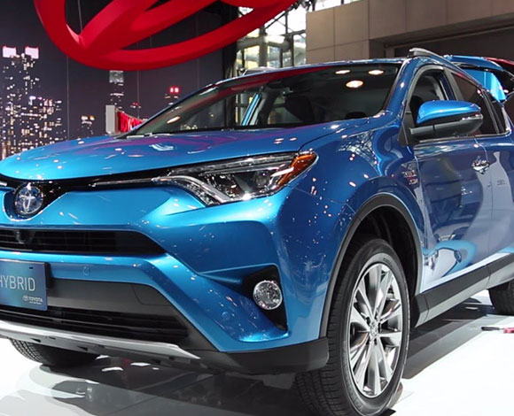 تويوتا تُبهِر الحاضرين في معرض فرانكفورت بسيارتها الهجينة