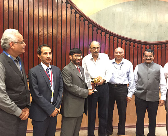 "الإمارات للفضاء" تبحث فرص التعاون مع منظمة البحوث الفضائية الهندية