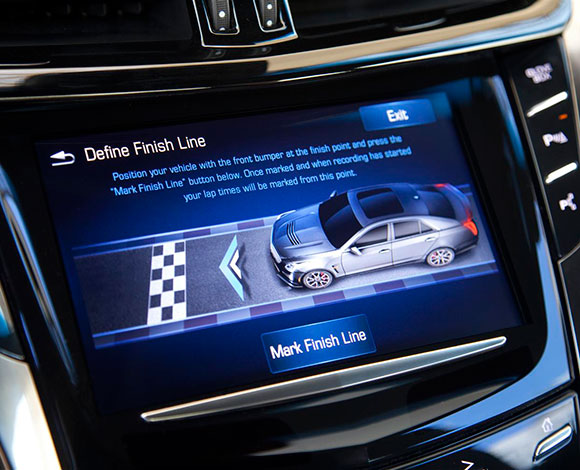 كاديلاك CTS-V 2016 قدرات حقيقية للقيادة ضمن الحلبات