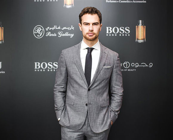 عطرBOSS THE SCENT يختار تيو جايمس الوجه الجديد لرجله الأنيق