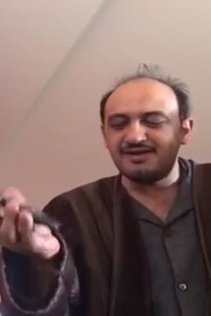 شاهد اللحظة التي تلقى فيها هذا الرجل أسعد مكالمة تليفونية .. من الملك نفسه