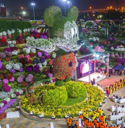 بالفيديو: دبي في موسوعة جينيس من جديد بأكبر مجسم من الزهور لـ "ميكي ماوس"