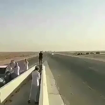 بالفيديو .. نجاة محموعة من المشاهدين من حادث تفحيط