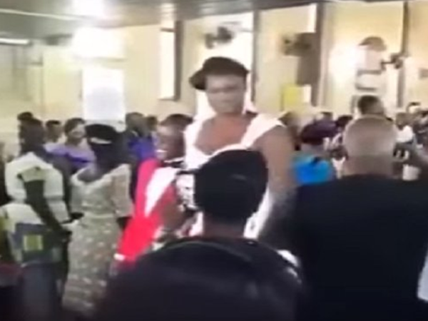 بالفيديو .. طول عروس يثير دهشة المدعويين
