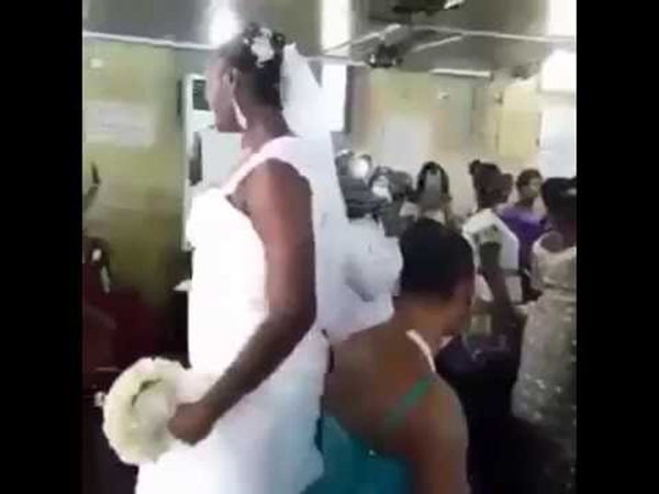 بالفيديو .. طول عروس يثير دهشة المدعويين