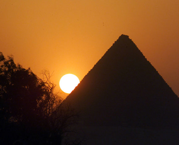 صور نادرة لأهرامات الجيزة