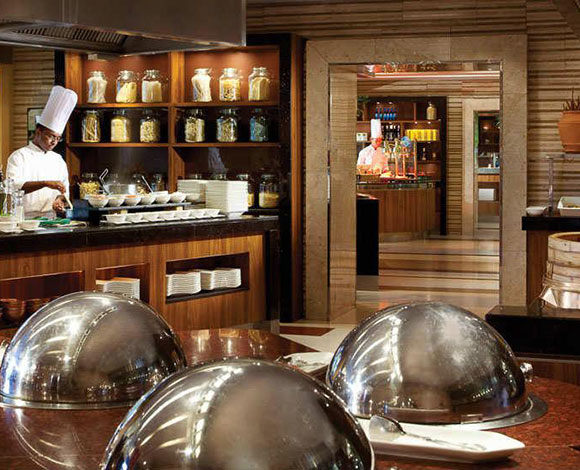 Jumeirah Beach Hotel ... فندق فخم لإقامة مميزة