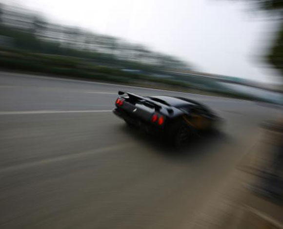 "Lamborghini Diablo" بنسخة مميزة لمحبي سباق السيارات والتفحيط