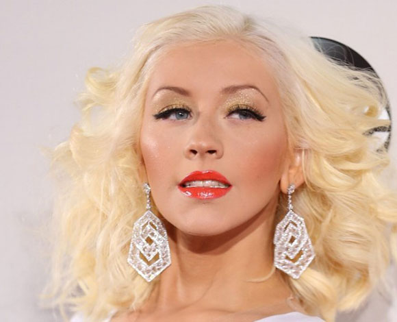 أغنى 10 نجمات يتكفلن وحدهن برعاية أطفالهن