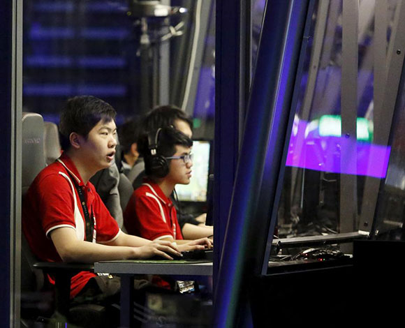 بالصور: توزيع جوائز بالملايين في بطولة لعبة الفيديو "Dota 2" في سياتل