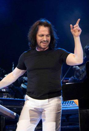 ياني يخطف الجمهور إلى عالم من دون حدود في دبي