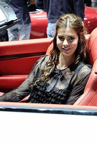 جميلات معرض جنيف الدولي للسيارات 2014
