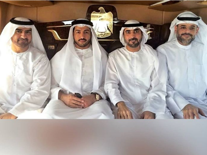 حاكم الشارقة ينشر صورًا نادرة لنجله الراحل الشيخ خالد القاسمي