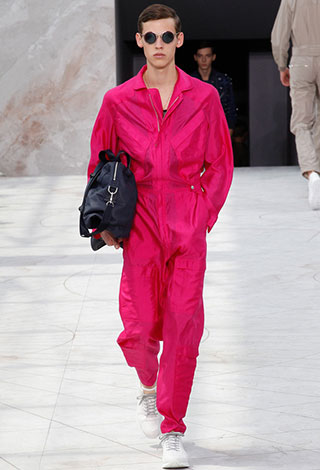 Volez, Voguez, Voyagez مع مجموعة Louis Vuitton الجديدة