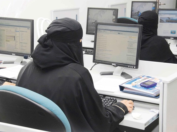 الشركات السعودية تمنح النساء المزيد من فرص العمل
