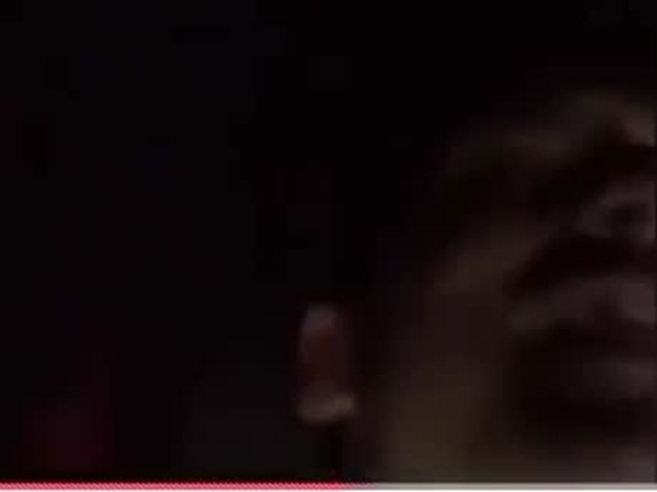 يسرق سيارة شرطة ويصوّر نفسه إغاظة لهم