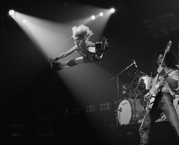 تعرف الى أشهر النجوم الذي قاموا بالتأمين على أعضاء في أجسامهم