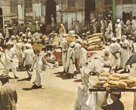 صور نادرة لأداء المسلمين مناسك الحج عام 1953