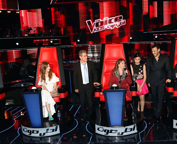 الطفلة اللبنانية لين الحايك من فريق كاظم تأسر قلوب الناس حاصدةً لقب "the Voice Kids" بموسمه الأول