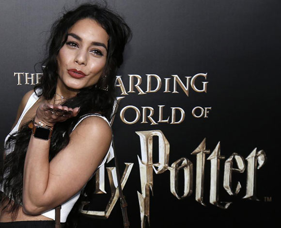 بالصور: متحف هاري بوتر يفتتحه نجوم الفيلم