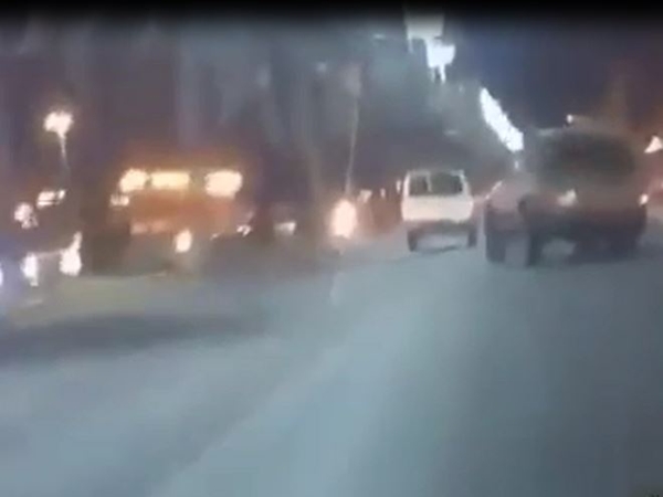 شاهد انقلاب السيارة بسبب التفحيط