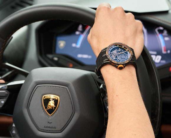 Aventador S، ساعة جديدة فاخرة تمزج الجمال الإيطالي بالسويسري