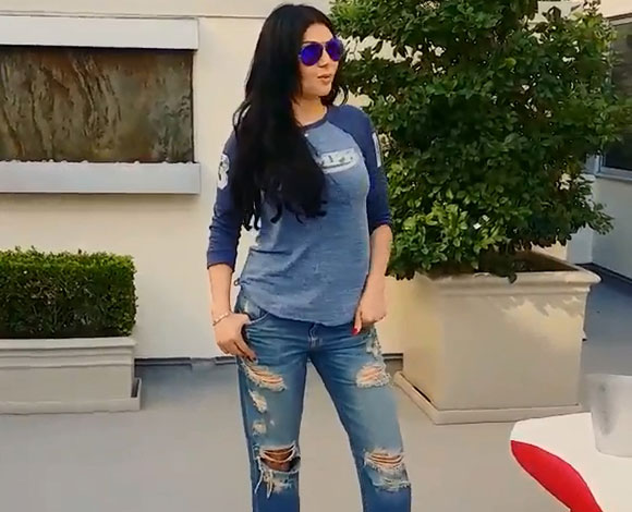 بالفيديو: من تحدت هيفا وهبي بعد الـ Ice Bucket Challenge؟