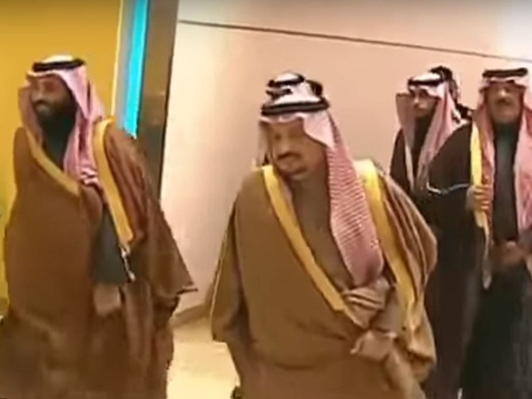 الصور الأولى للأمير متعب بن عبد الله بعد الريتز كارلتون