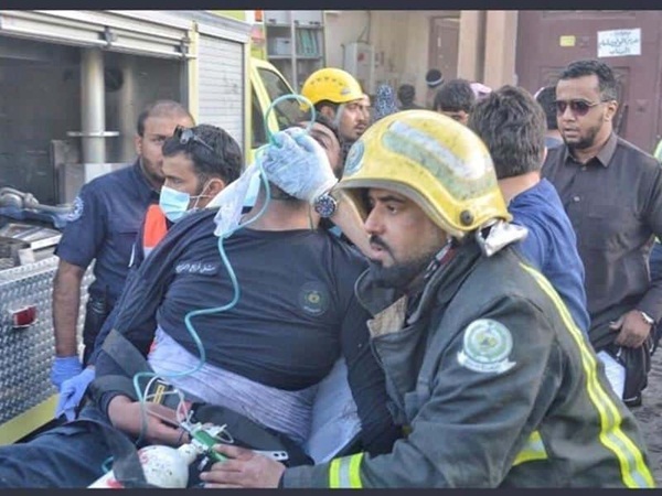 بطل يضحي بنفسه لإنقاذ طفل من الحريق