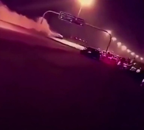 بالفيديو .. مفحط يتسبب في كارثة على طريق بالرياض