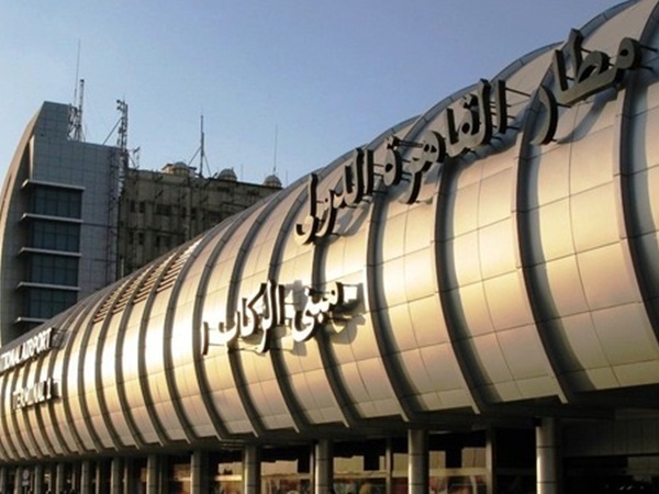 طيار سعودي يهبط اضطراريًا في مطار القاهرة وينقذ الجميع من كارثة محققة