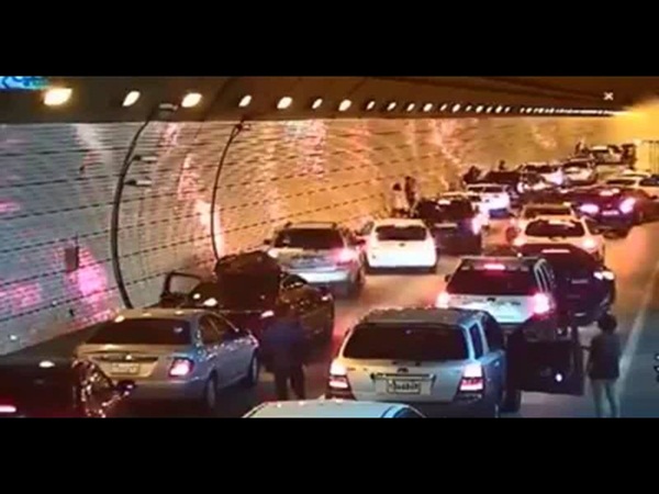 كيف يتحرك الكوريون عند حدوث حادث في النفق .. فيديو