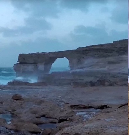 انهيار مصدر مهم للسياحة في مالطا بسبب الأحوال الجوية