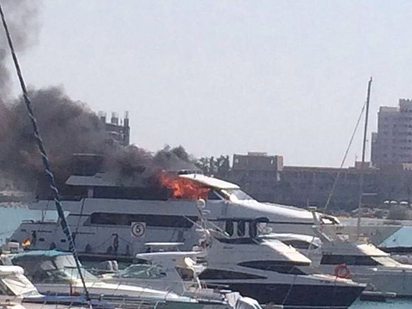 احتراق يخت في مارينا دبي والسبب مجهول