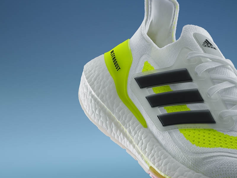 استمتع بنشاطاتك الرياضية معULTRABOOST 21  أحدث اصدارات أديداس الأيقونية