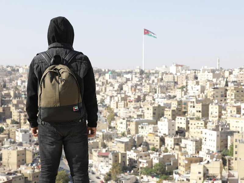 طبيب الغلابة يرفض ملايين الجنيهات ويفضل سماعة طبية من قلبي اطمأن