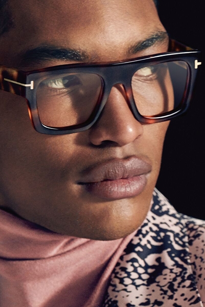 TOM FORD  تطلق مجموعة نظاراتها الجديدة لموسم ربيع وصيف 2019... مستوحات من أسلوب الخمسينيات