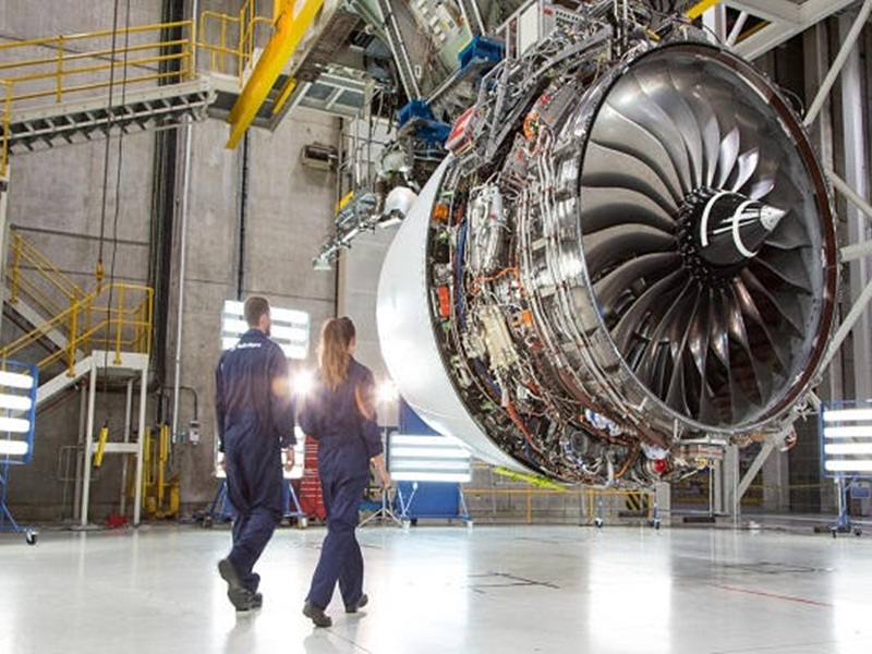 محرك "رولز رويس" الأكثر كفاءة في العالم يحلق بـ"إيرباص" في أطول رحلاتها