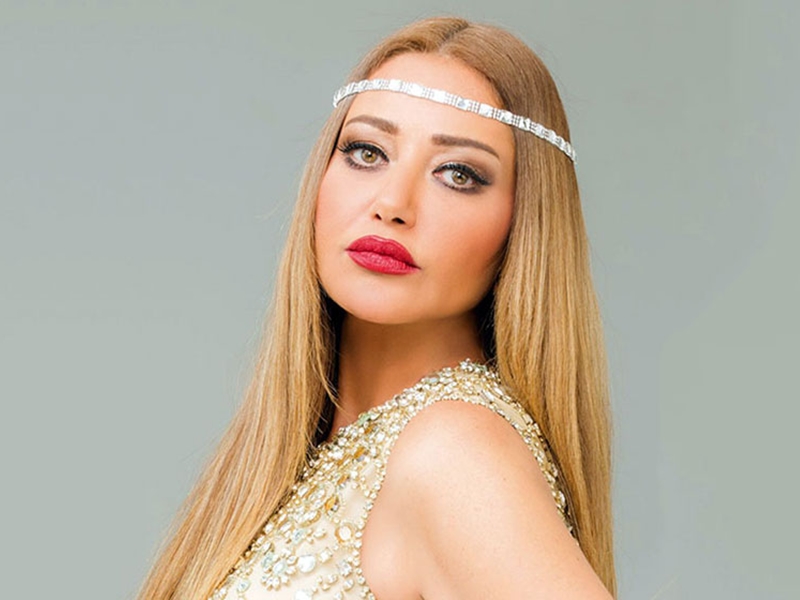 اضغط لمشاهدة الفيديو: ليلى علوي ترقص في حفل عمرو دياب بالساحل الشمالي