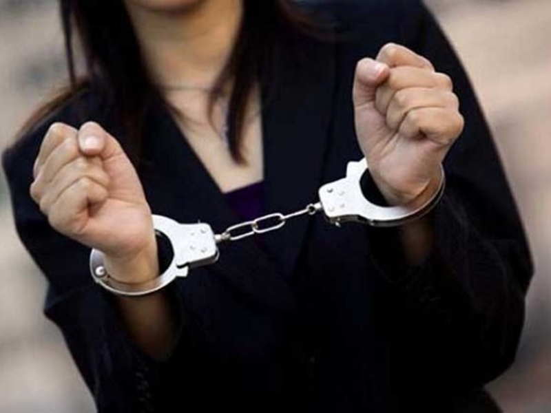 الشرطة اليونانية تعتقل شخصية سورية شهيرة بتهمة تهريب البشر!