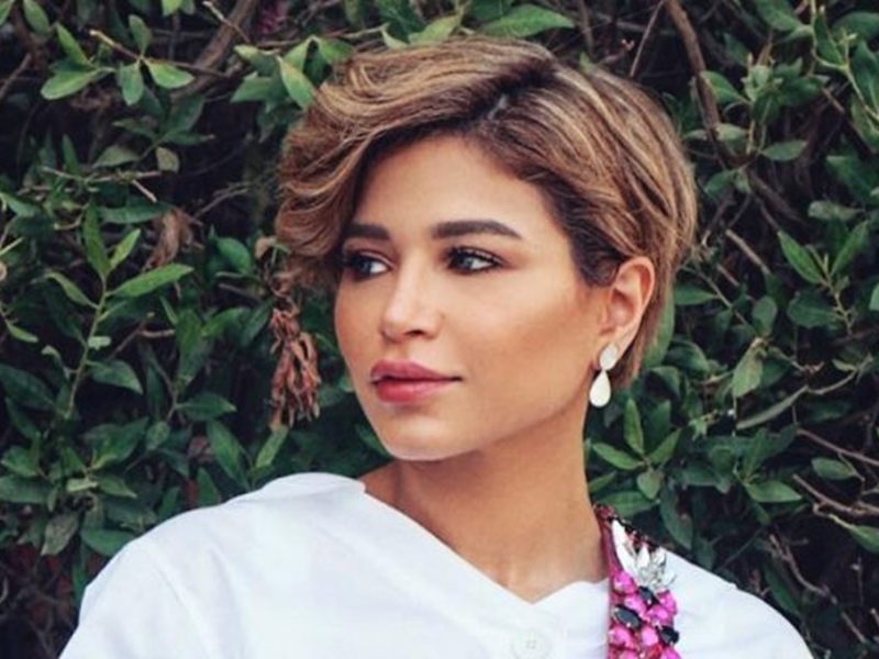 اضغط لمشاهدة الفيديو: بائعة شعبية لم تتعرف على الشاعرة نهي نبيل: "منو أنتِ؟"