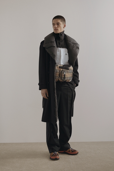 بعد نجاح مجموعته الأولى... Riccardo Tisci يكشف عن مجموعة Burberry لخريف وشتاء 2019