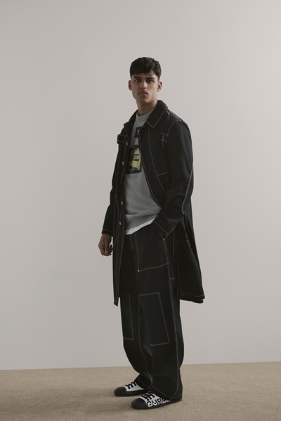 بعد نجاح مجموعته الأولى... Riccardo Tisci يكشف عن مجموعة Burberry لخريف وشتاء 2019