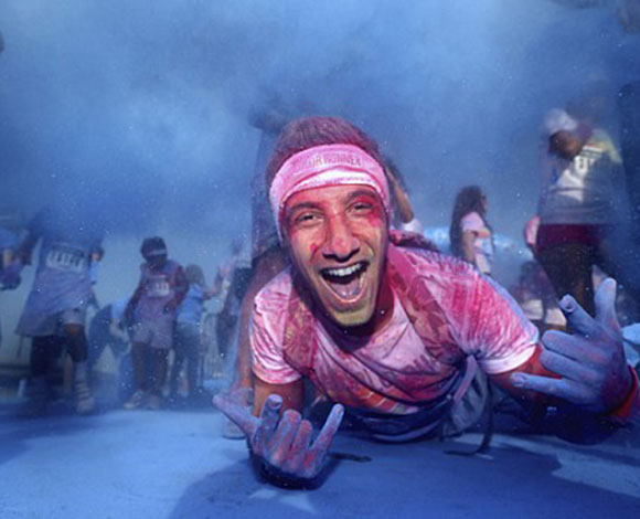 "سباق الألوان Color Run" في دبي بالصور