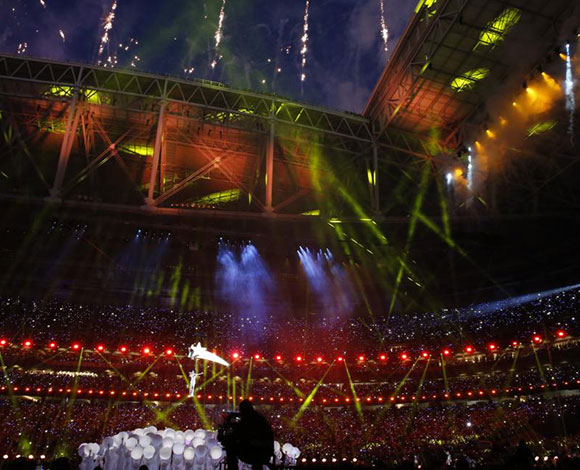 عرض احتفالي رائع جداً لنهائي الـ "Super Bowl" احيته كاتي بيري