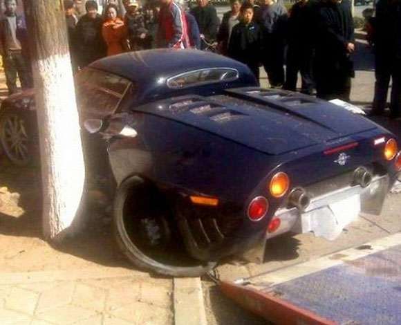 عندما تتحطم أفخم السيارات!
